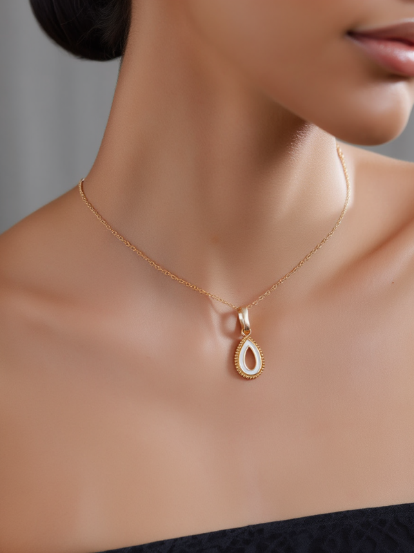 Collier Maryline blanc